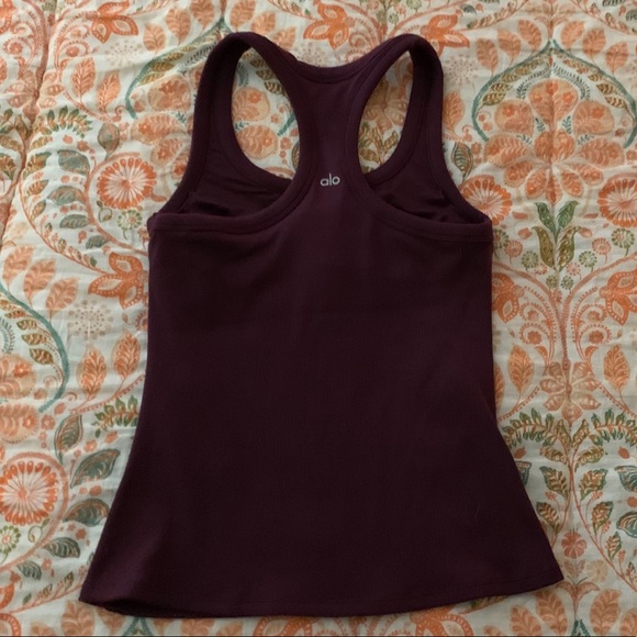 Alo Yoga Leggings and Tank - Picture 3 of 9